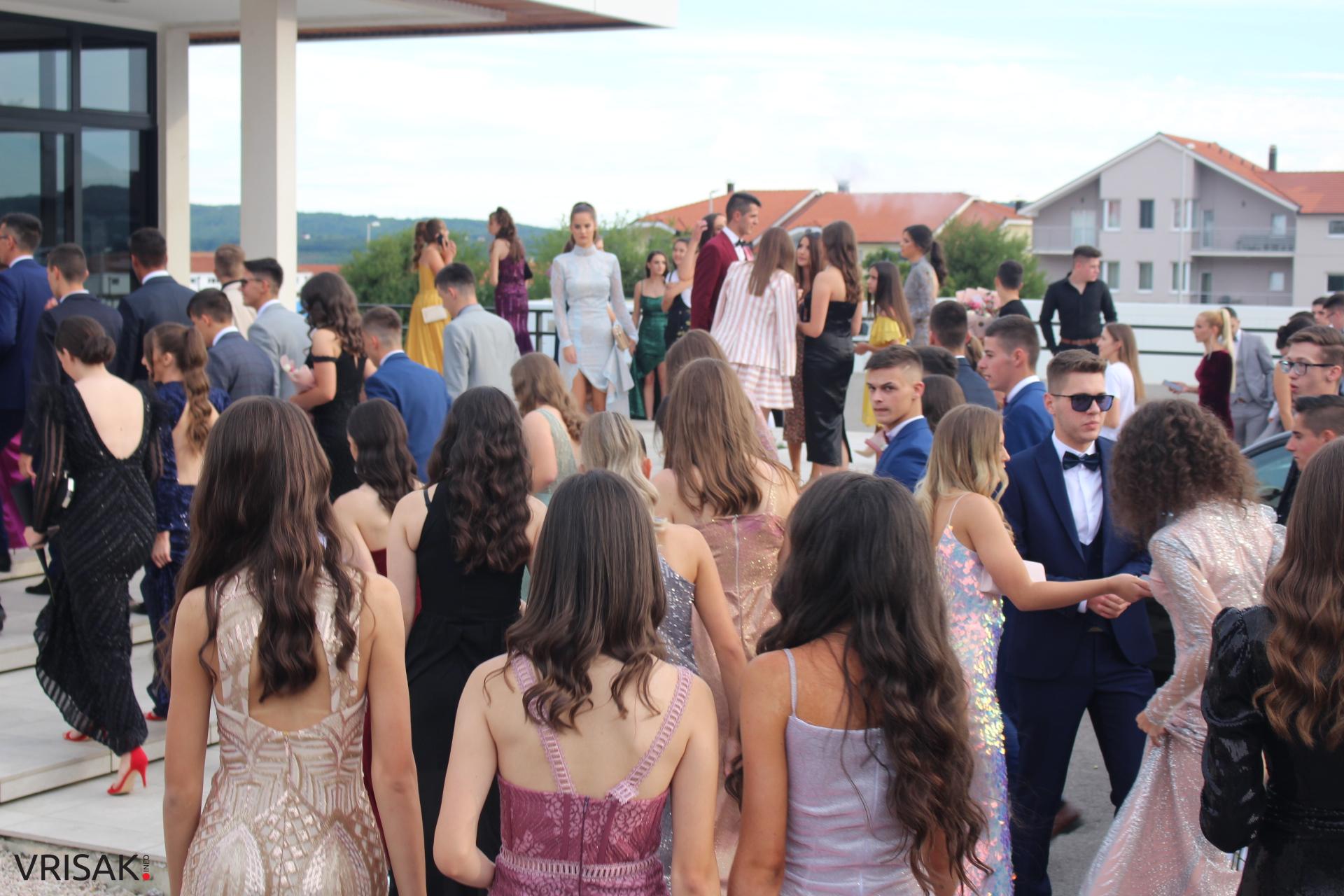FOTO: Maturalna zabava u Posušju
