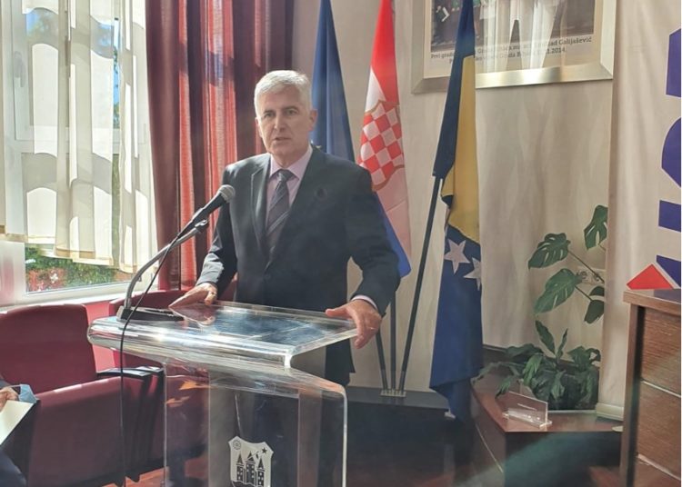 Čović na obilježavanju 30. obljetnice HDZ BiH u Bihaću: Žurno riješiti sva sigurnosna i egzistencijalna pitanja s kojima se suočava bihaćki kraj
