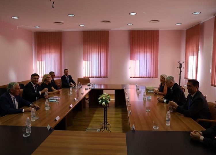 U Mostaru se sastali Dragan Čović i Andrej Plenković (Foto)
