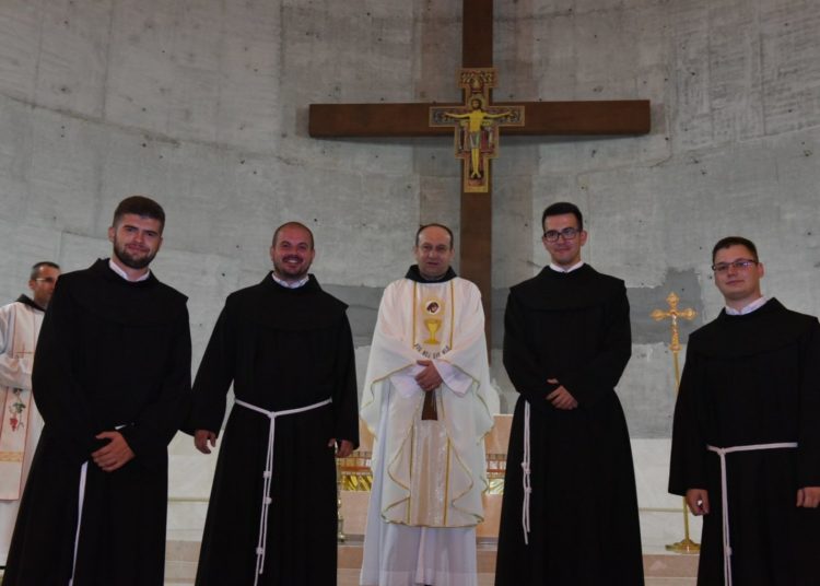 Četvorica franjevaca položila doživotne zavjete