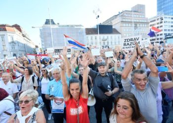 “Festival slobode” protiv mjera za suzbijanje koronavirusa okupio 10.000 ljudi