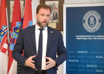 Ministar Banožić demantirao Obris: Nema službene ponude polovnih F-16, to je neozbiljno!