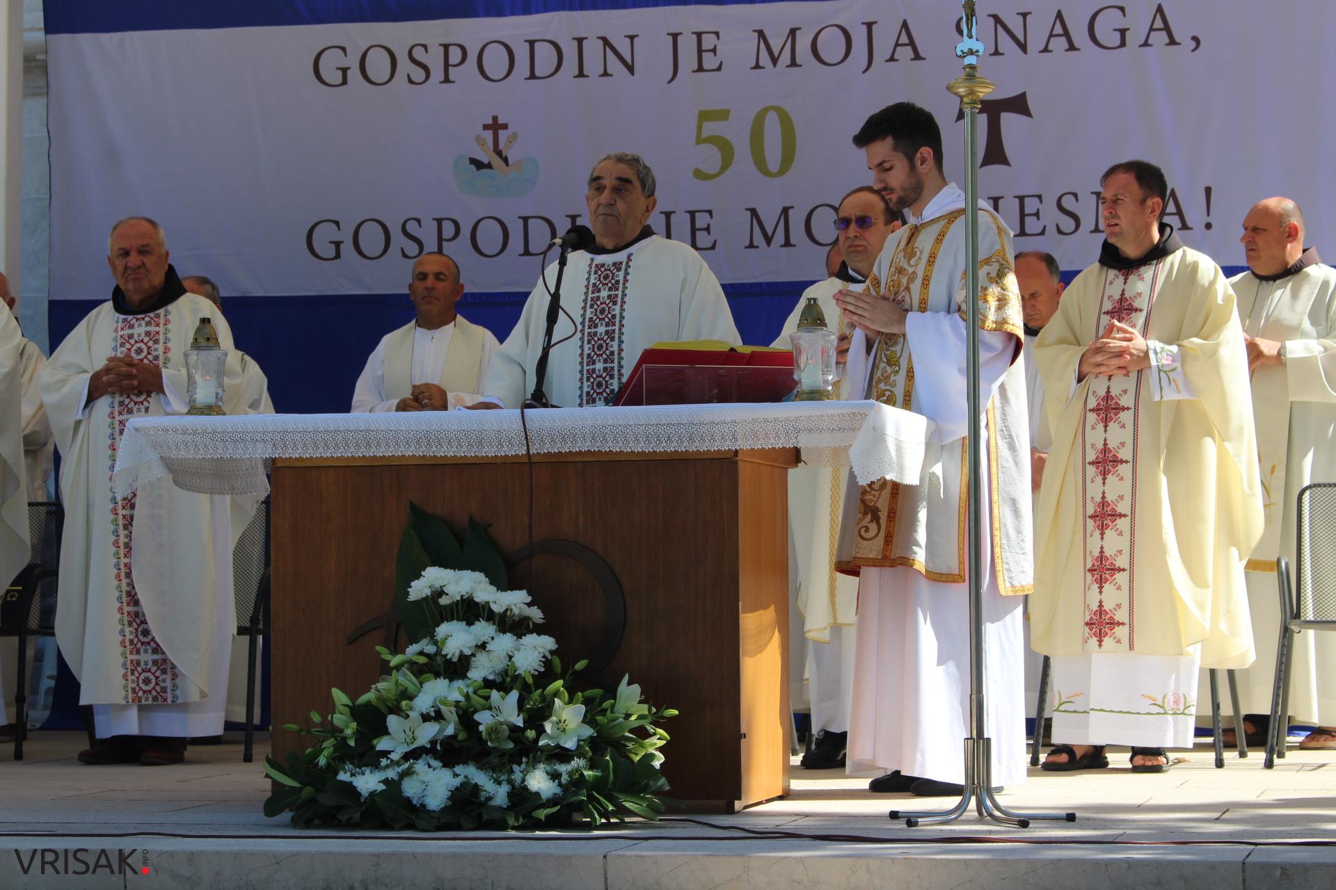 FOTO: Fra Dane Karačić proslavio svoju Zlatnu misu