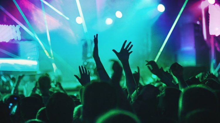 Hrvatska: Nacionalni stožer civilne zaštite traži od ugostitelja da stišaju glazbu u kafićima!