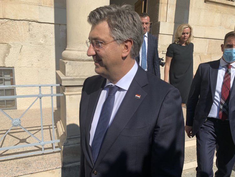 Plenković: „Došao sam iskazati veliko poštovanje prema biskupu Periću i isto tako u znak prijateljstva prema biskupu Paliću kojega jako dobro poznajem”