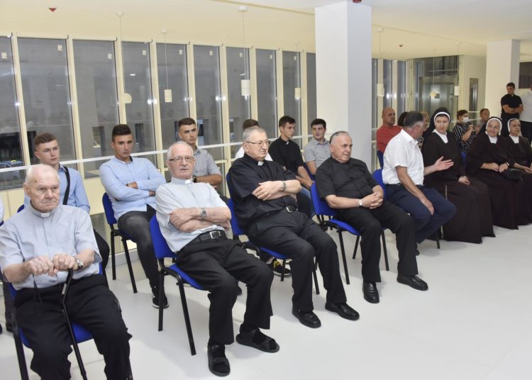 FOTO/Otvoren moderan Biskupijski centar u Mostaru