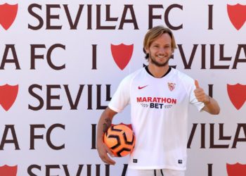 Oduševljeni Rakitić se vratio kući: Obećao navijačima velike stvari