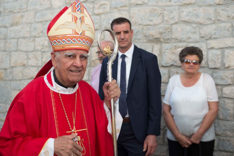 Svečano u župi Humac: 163 mladića i djevojaka primilo sakrament Krizme