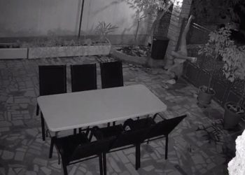 Migrant u Mostaru pokušao opljačkati kuću, ali ostao visjeti na ogradi