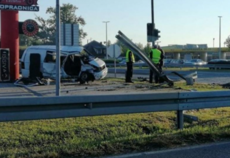BiH: U stravičnoj nesreći poginula tročlana obitelj