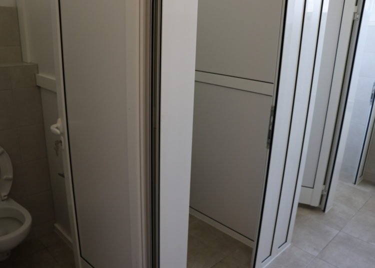 Prva osnovna škola Široki Brijeg dobila nove sanitarne čvorove, uređivale se i područne škole