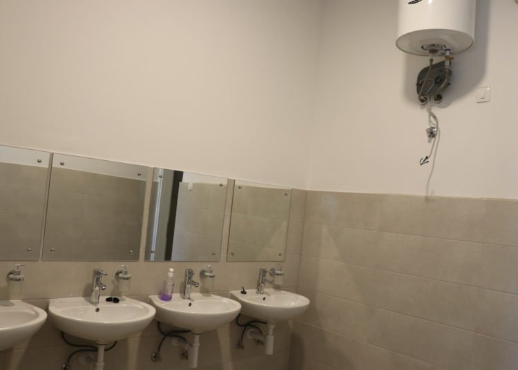 Prva osnovna škola Široki Brijeg dobila nove sanitarne čvorove, uređivale se i područne škole