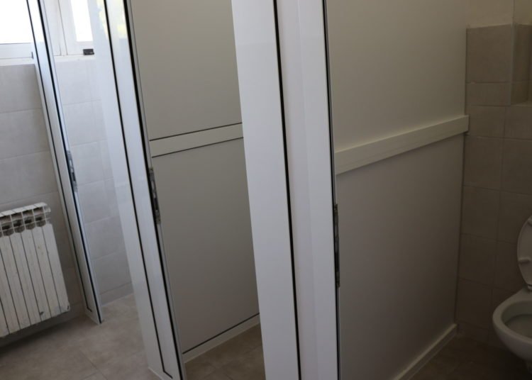 Prva osnovna škola Široki Brijeg dobila nove sanitarne čvorove, uređivale se i područne škole