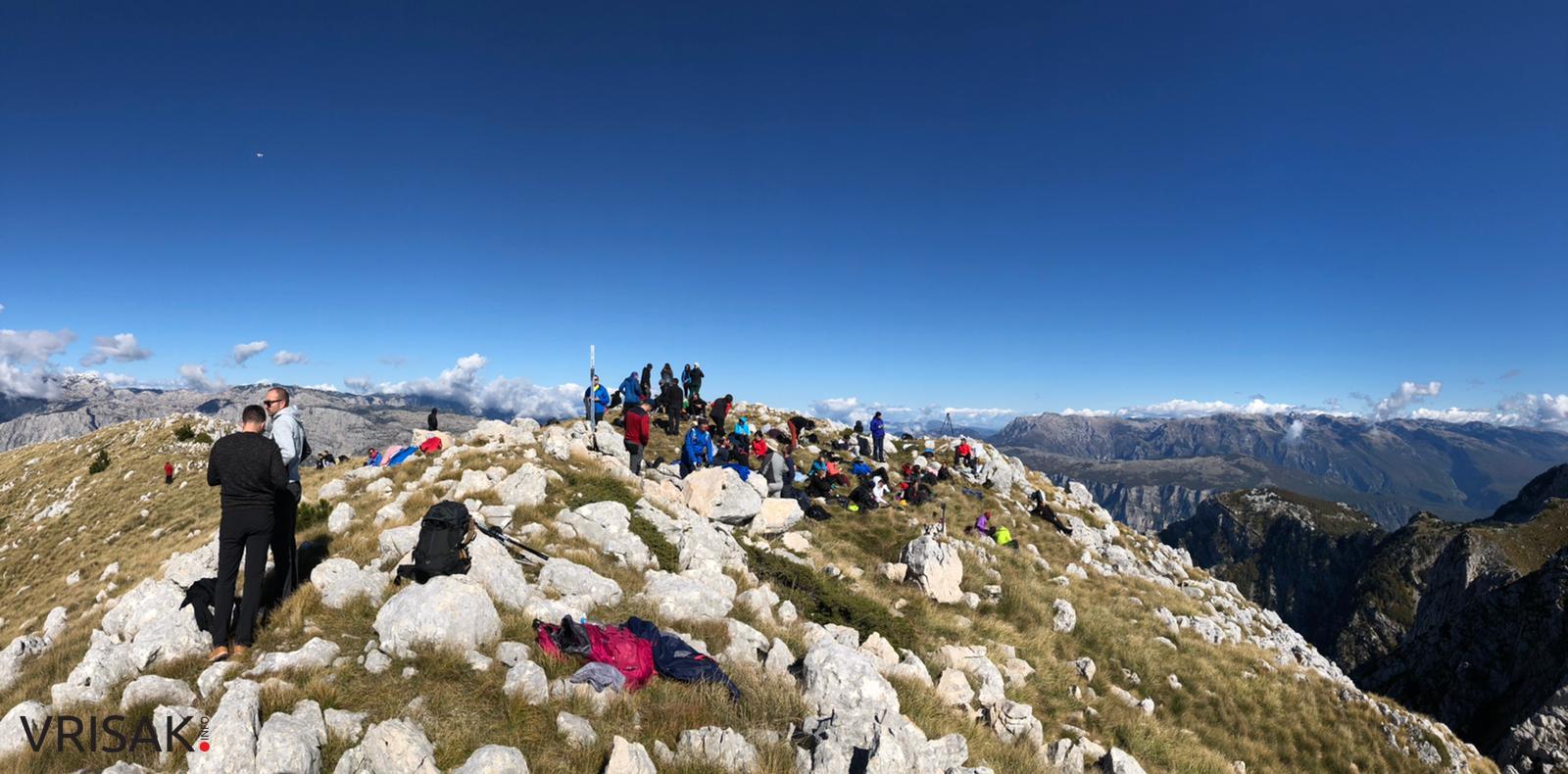 Širokobriježani iskoristili predivan dan za uspon na Veliku Vlajnu