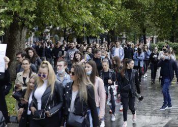 Nek’ se nešto događa! Disko kugla za Ferida Avdića