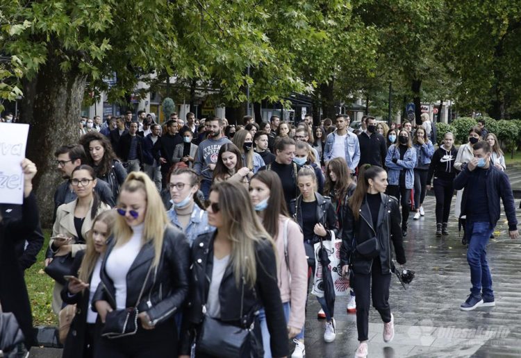 Nek’ se nešto događa! Disko kugla za Ferida Avdića