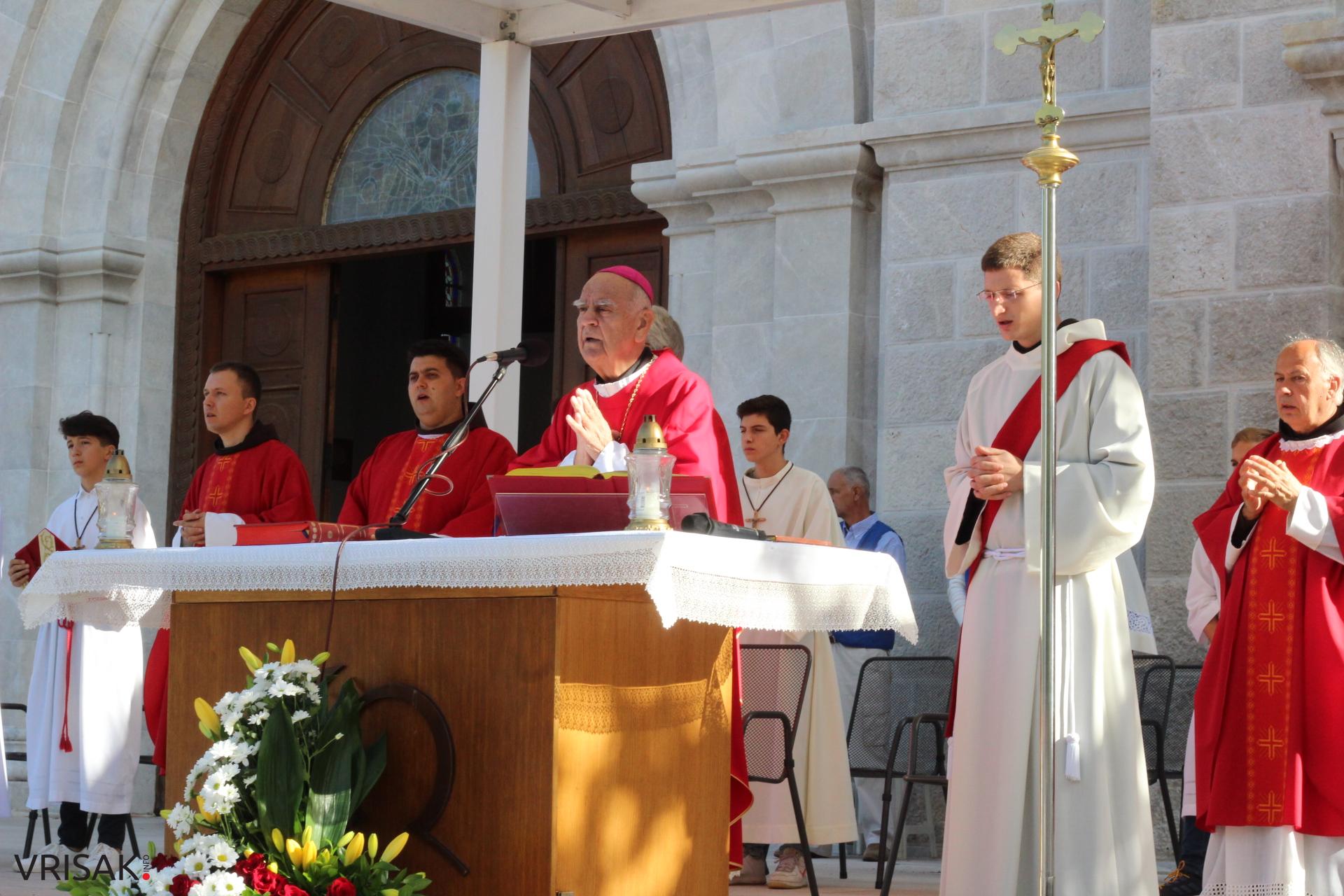 Široki Brijeg: 182 mladih župljana primilo sakrament Svete potvrde