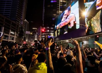 Najmanje 76 privedenih na proslavi Lakersa