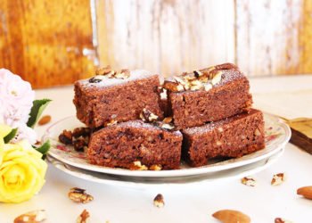 Brzi kolač s orasima i kakaom