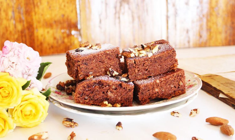 Brzi kolač s orasima i kakaom