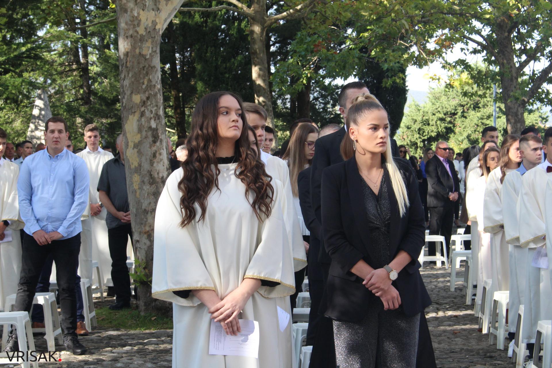 Široki Brijeg: 182 mladih župljana primilo sakrament Svete potvrde