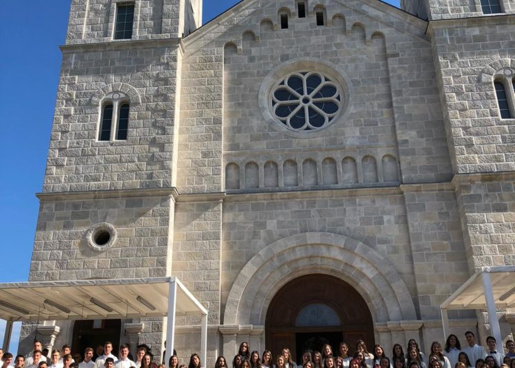 Široki Brijeg: 182 mladih župljana primilo sakrament Svete potvrde