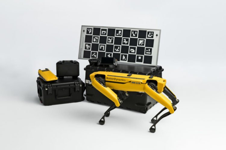 Robot Spot dobiva robotsku ruku