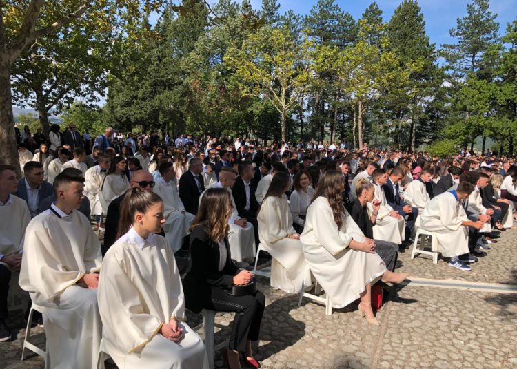 Široki Brijeg: 182 mladih župljana primilo sakrament Svete potvrde