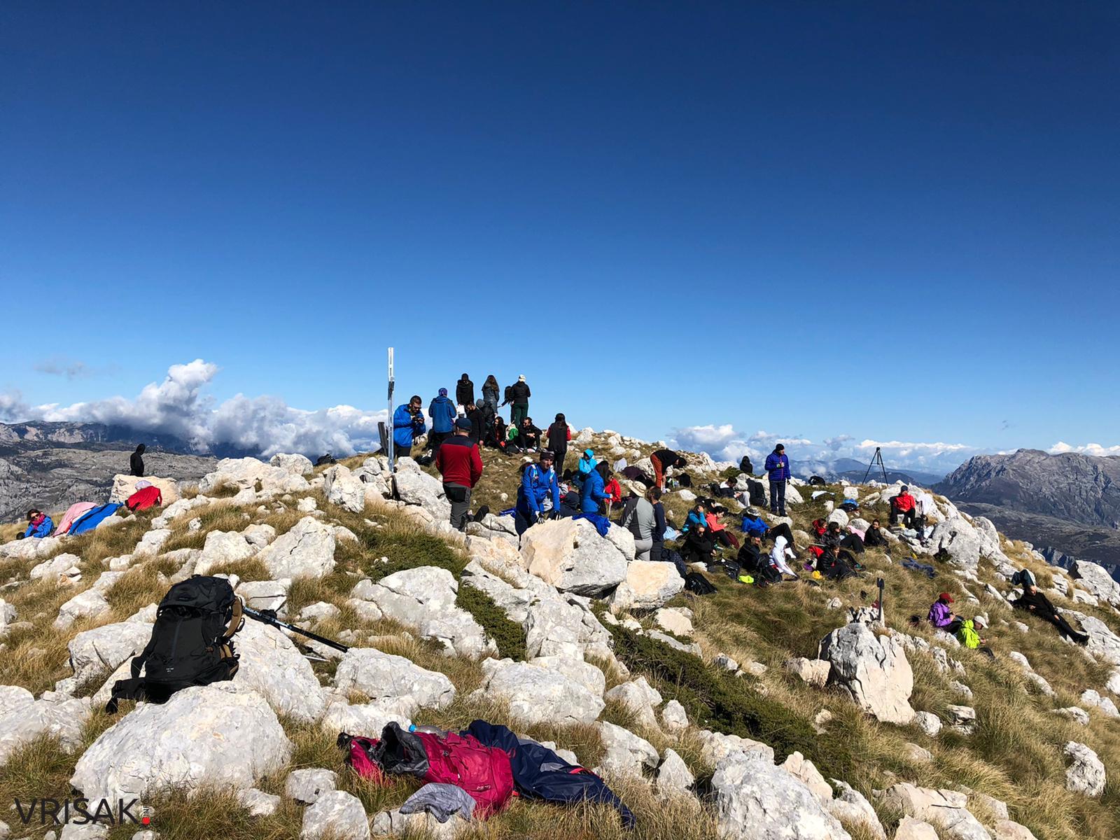 Širokobriježani iskoristili predivan dan za uspon na Veliku Vlajnu