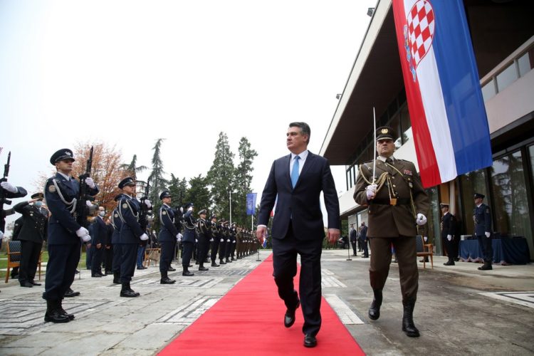 Zoran Milanović odlikovao Tigrove i pripadnike Jedinice za posebne zadatke Rakitje