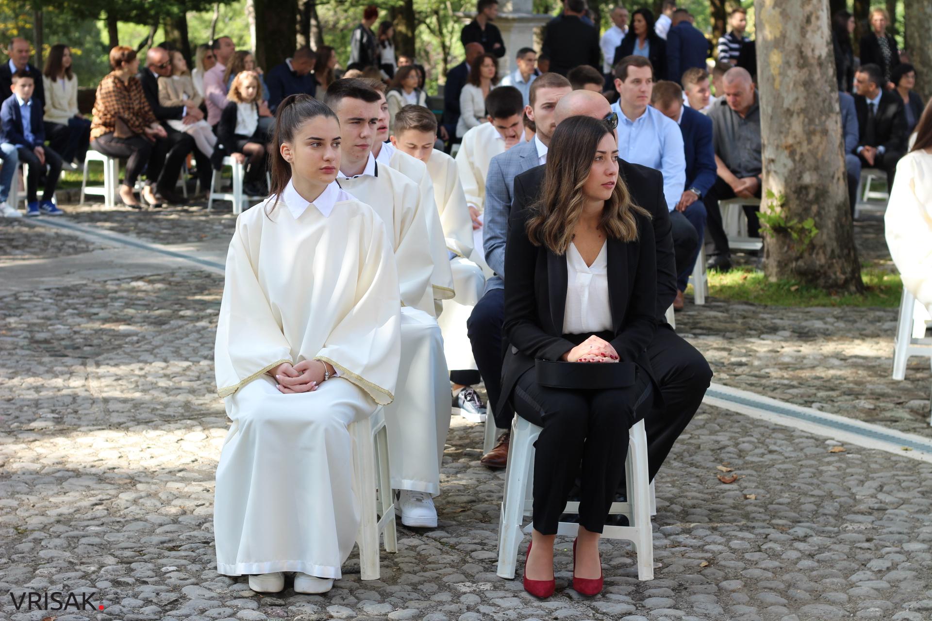 Široki Brijeg: 182 mladih župljana primilo sakrament Svete potvrde