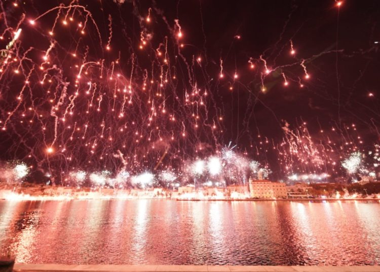 Spektakl u Splitu: Torcida slavi 70. rođendan