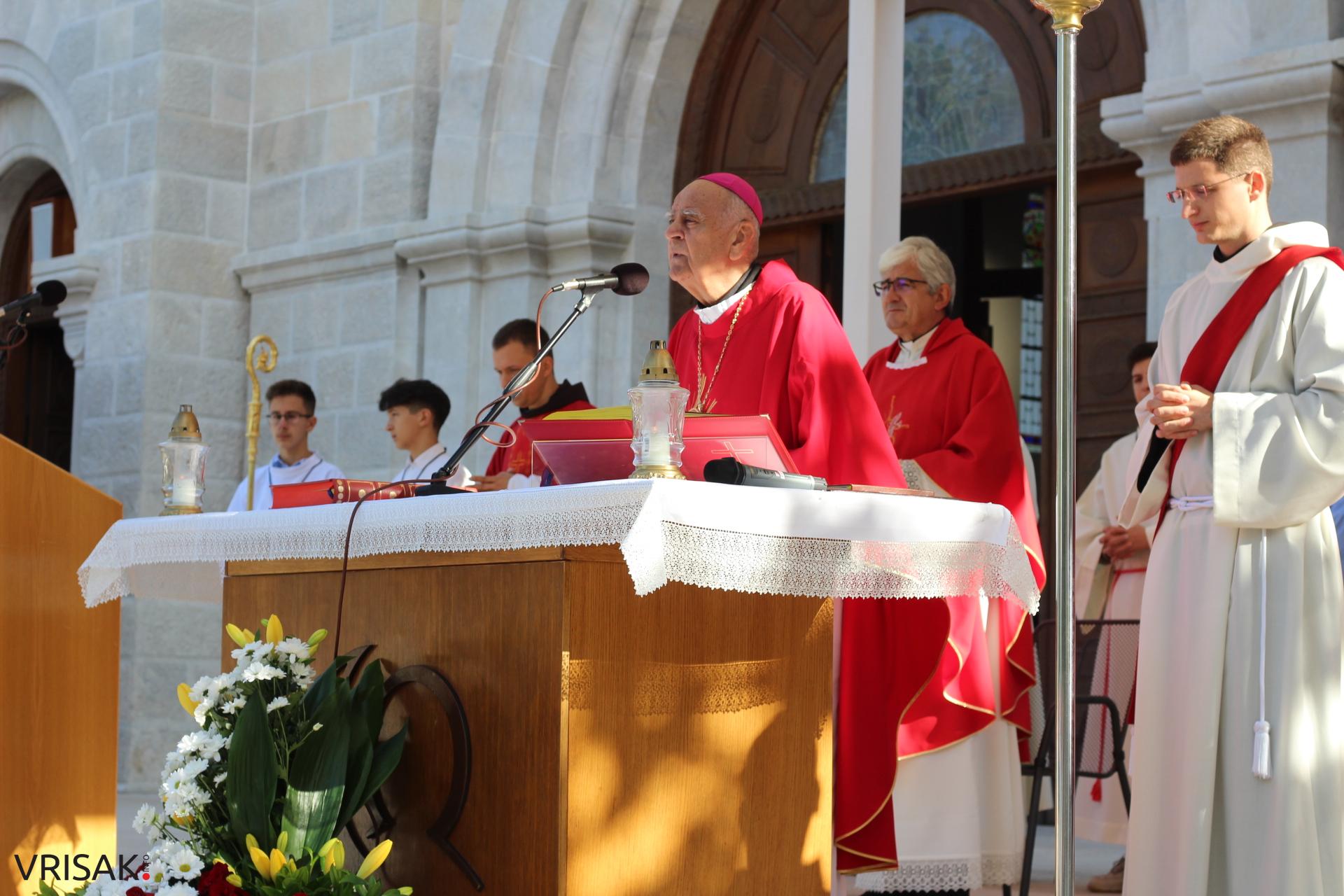 Široki Brijeg: 182 mladih župljana primilo sakrament Svete potvrde