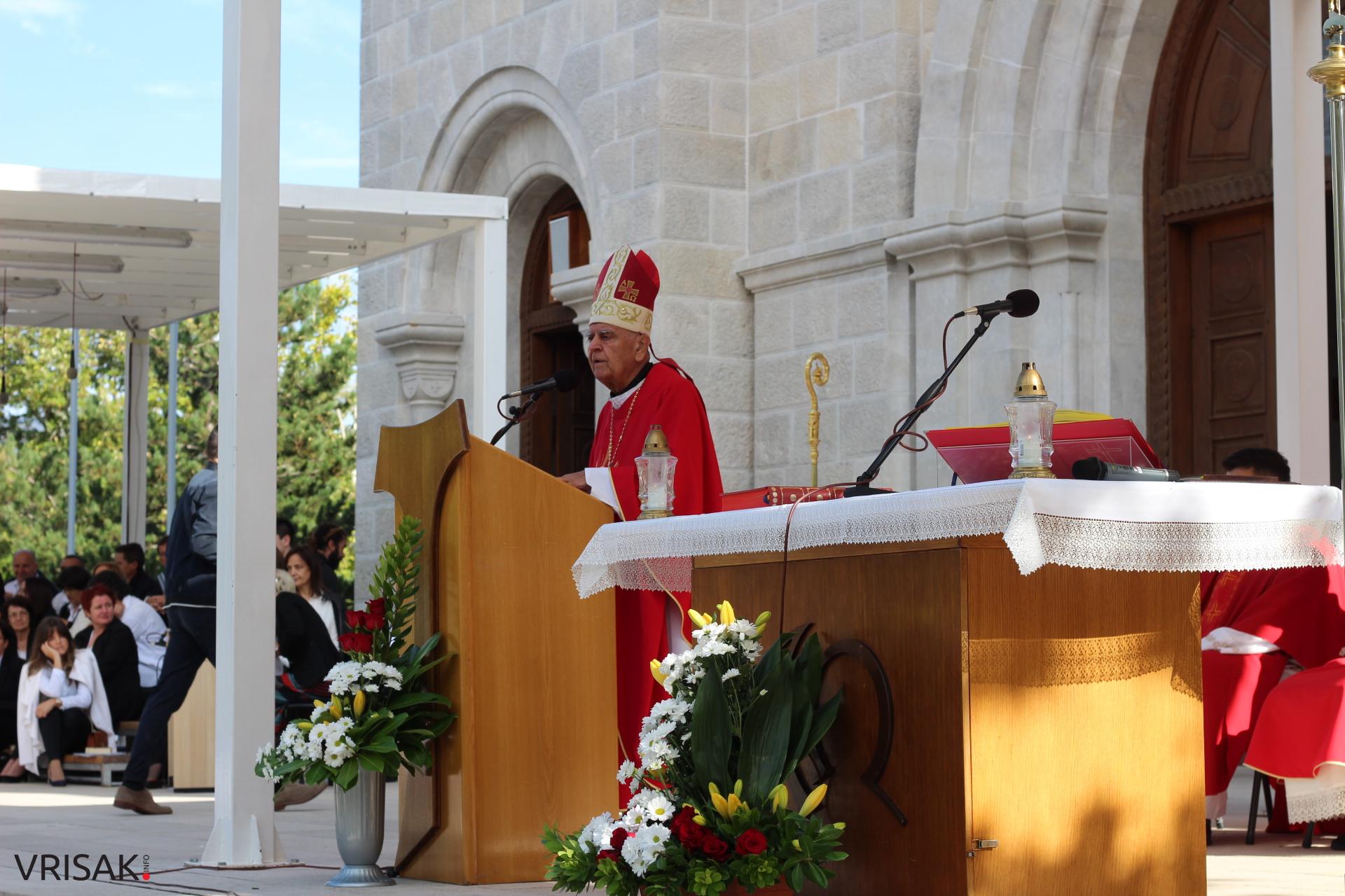 Široki Brijeg: 182 mladih župljana primilo sakrament Svete potvrde