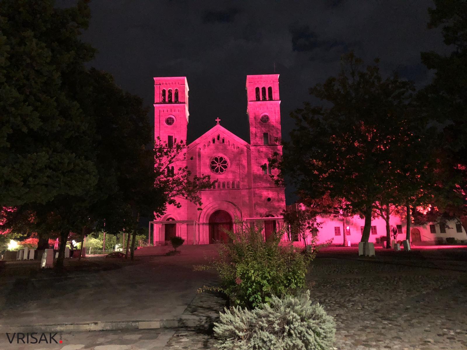 Širokobriješka crkva zasjala u rozoj boji