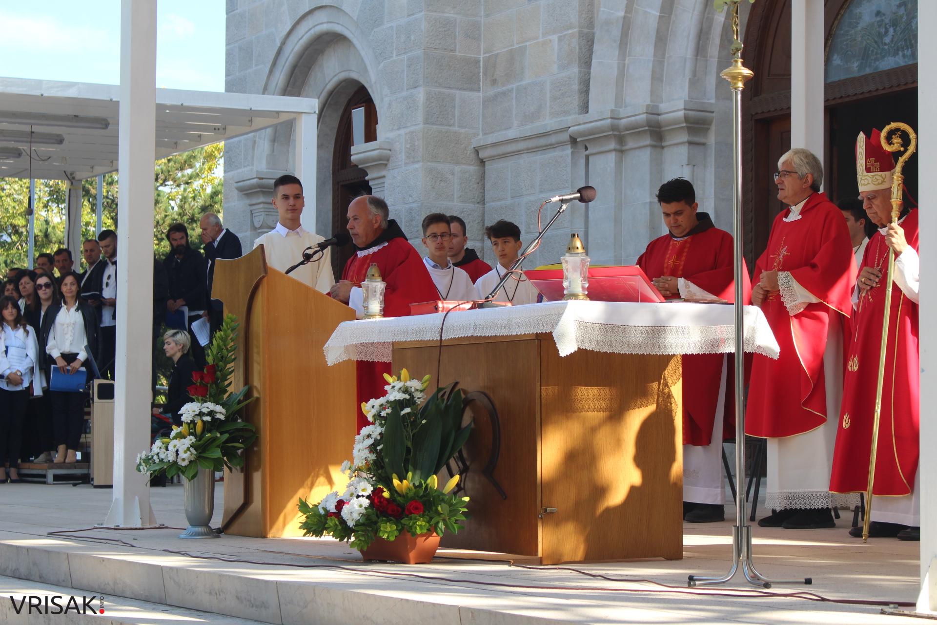 Široki Brijeg: 182 mladih župljana primilo sakrament Svete potvrde