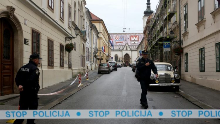 Ranjeni policajac s Markova trga je operiran, stabilnog je stanja