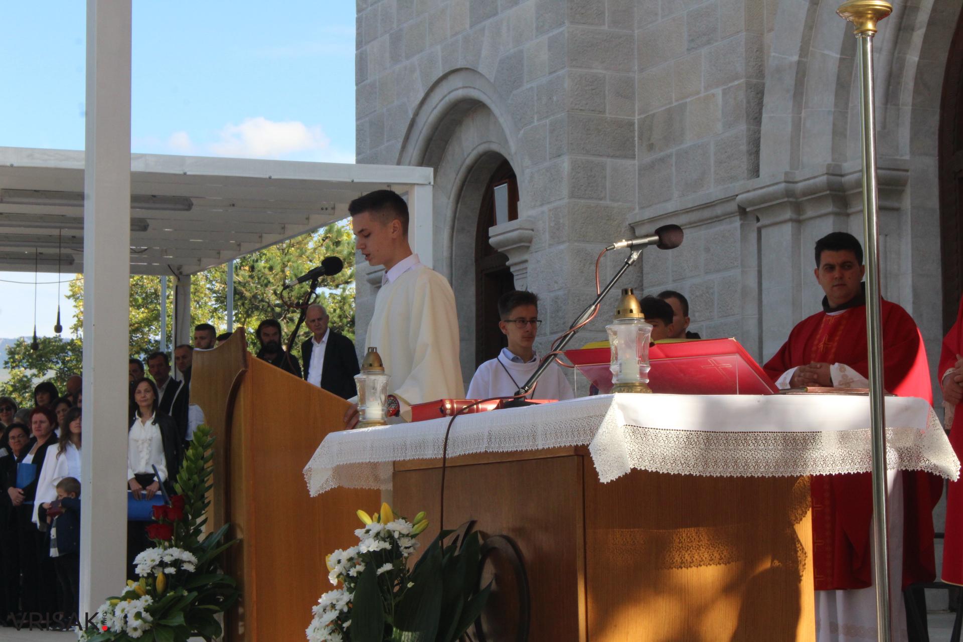 Široki Brijeg: 182 mladih župljana primilo sakrament Svete potvrde