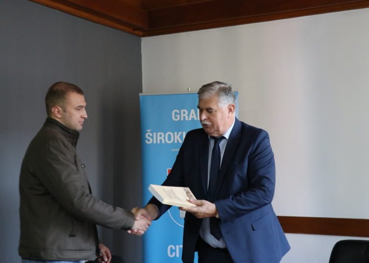 „Znanjem i igrom na ponos Domovini“ – Gradonačelnik Kraljević upriličio prijem za sudionike „Ponosa Domovine“