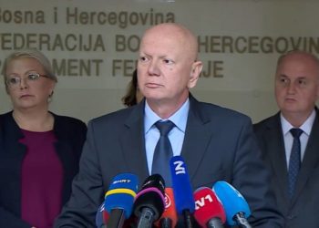 Zbog podjele među Bošnjacima FBiH bez većine, ne može se ni do nove Vlade