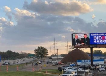 U SAD-u postavljeni plakati Bidena i Alije Izetbegovića