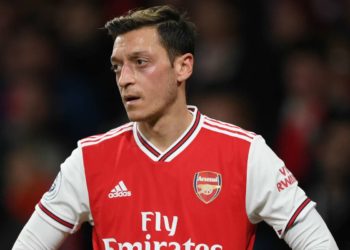 Ozil izostavljen iz ekipe
