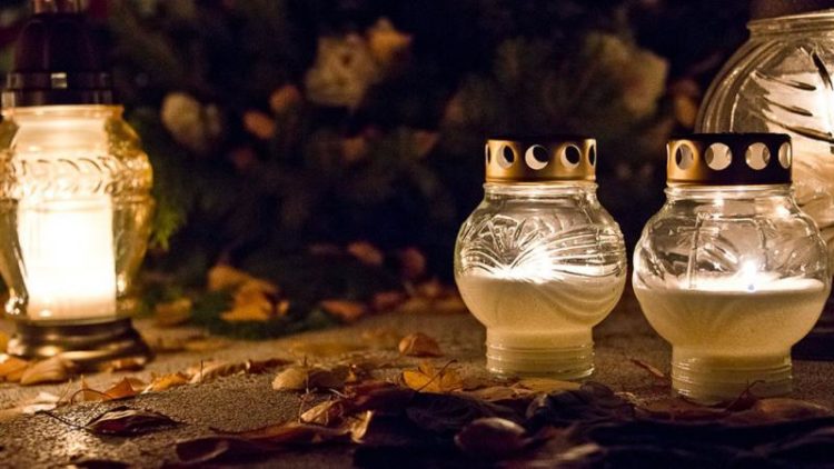 Zbog pandemije ne mogu u rodni kraj, prijatelje mole da odu na groblje i odnesu cvijeće