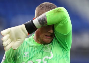 Drama golmana Evertona traje i 11 dana nakon faula na Van Dijku.