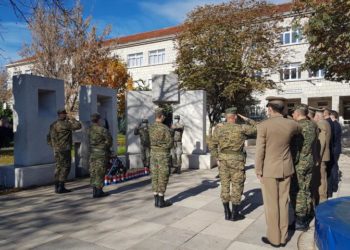Posušje: Povodom obilježavanja blagdana Svih svetih i Dušnog dana položeni vijenci i zapaljene svijeće za sve poginule branitelje