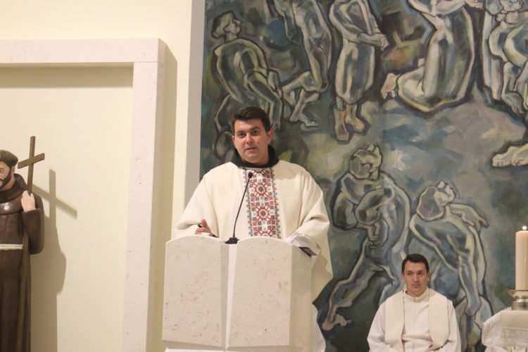 FOTO: Crkvu u Dobrkovićima blagoslovio biskup Palić