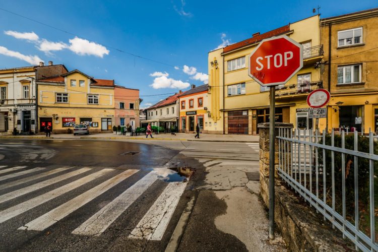 Nakon što je Mirsad Peco umro, birači SDA nahrupili na birališta i traže nove izbore, a HDZ proglašenje pobjede svog kandidata