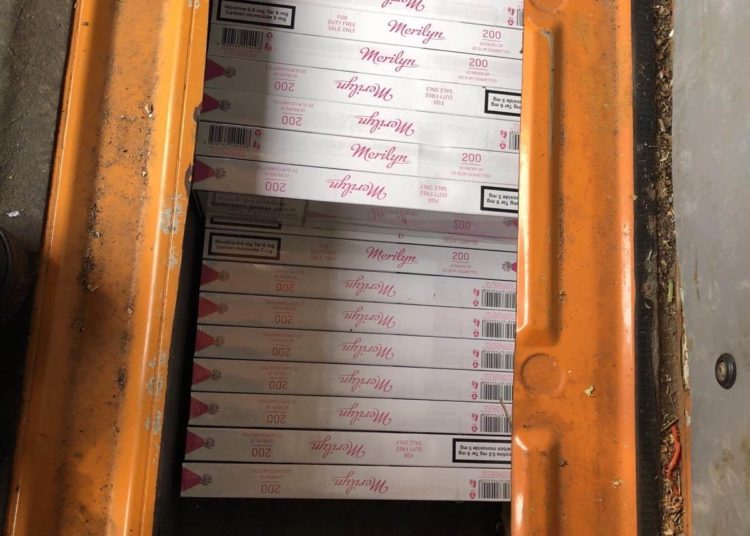 Pronađena veća količina cigareta u kombiju preuređenom za šverc