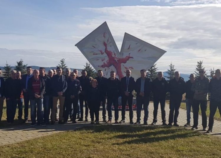 Predstavnici općine Posušje i udruge proistekle iz Domovinskog rata na obilježavanju 26. obljetnice oslobođenja Kupresa