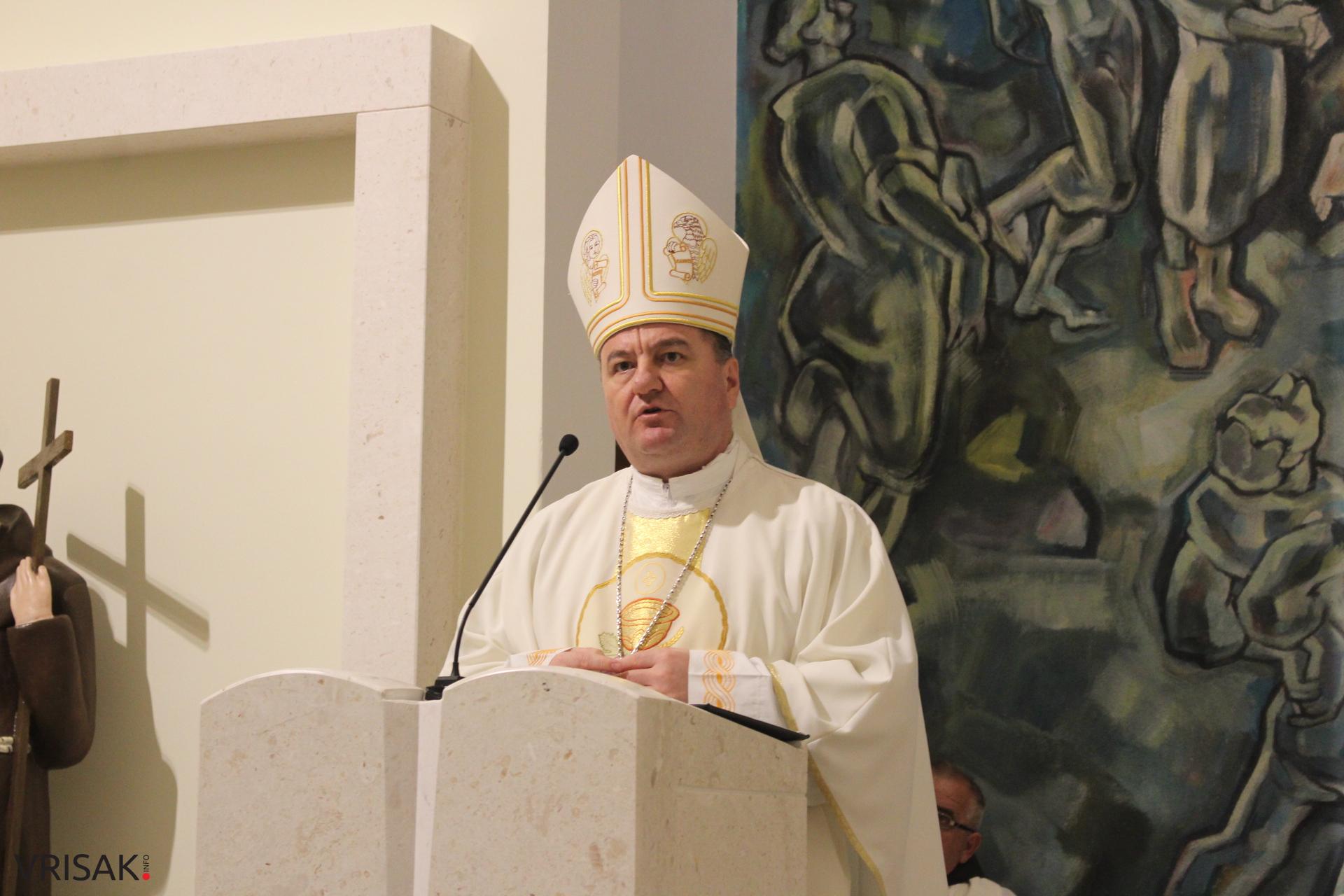 FOTO: Crkvu u Dobrkovićima blagoslovio biskup Palić